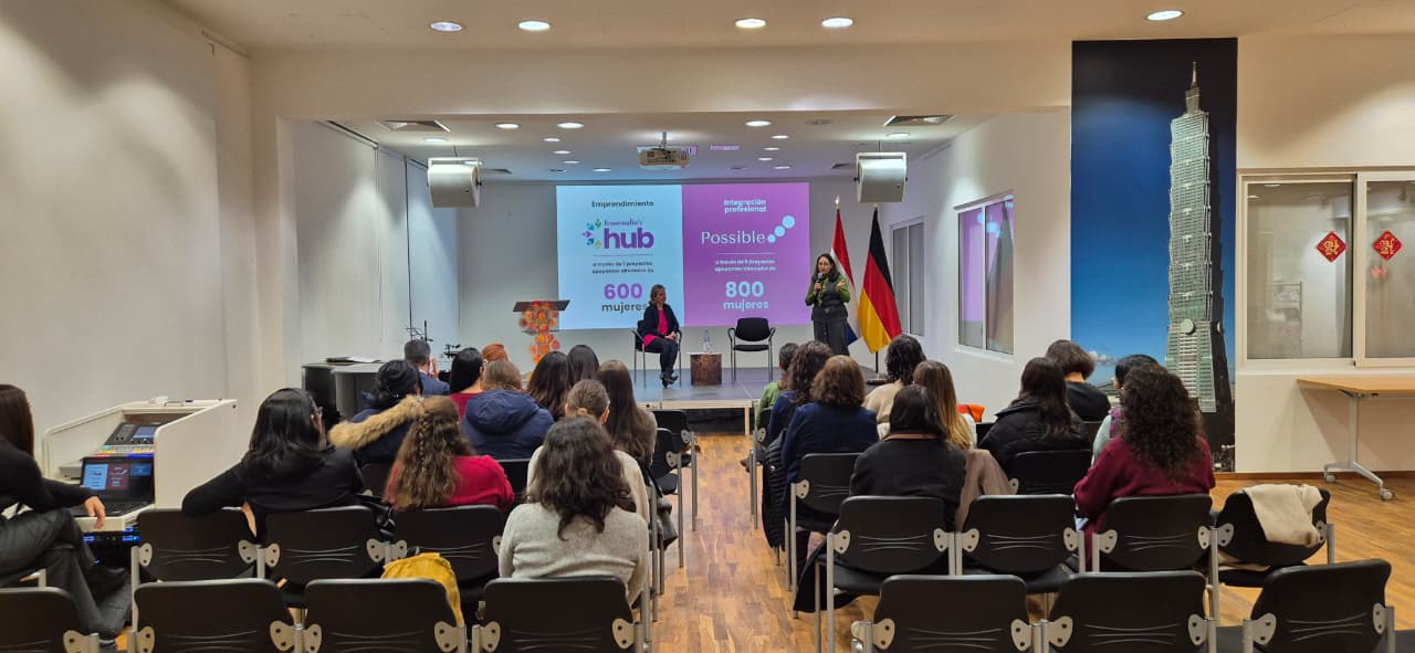 Conmemoración al Día de la Mujer Paraguaya